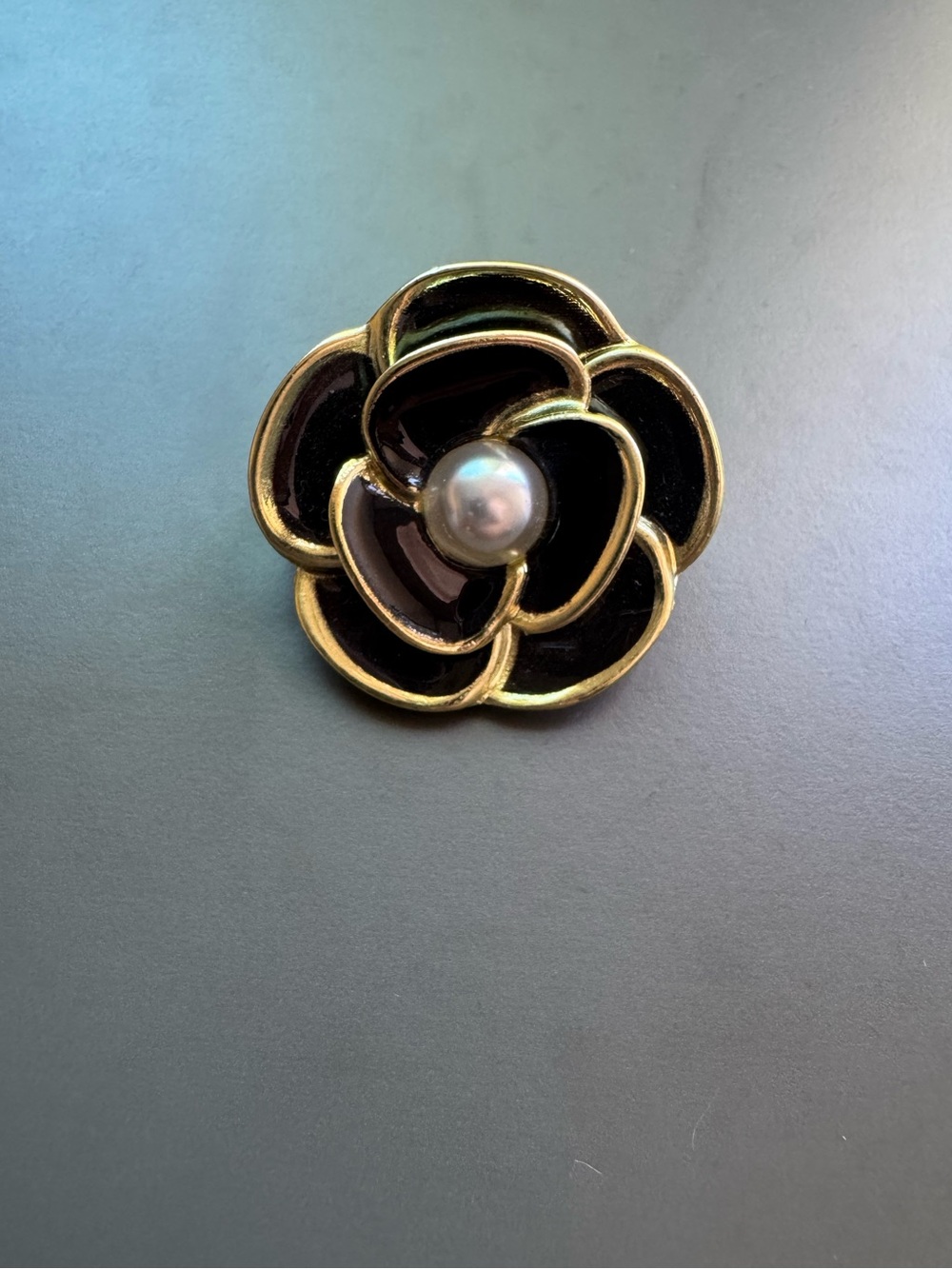 Chanel Camellia Holiday Charm Limited Edition 2023 Black Gold Pearl New